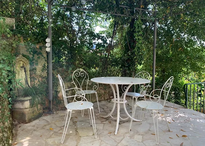 La Maison Carrée - Studios de charme - kitchenette - Climatisation&Piscine chauffée