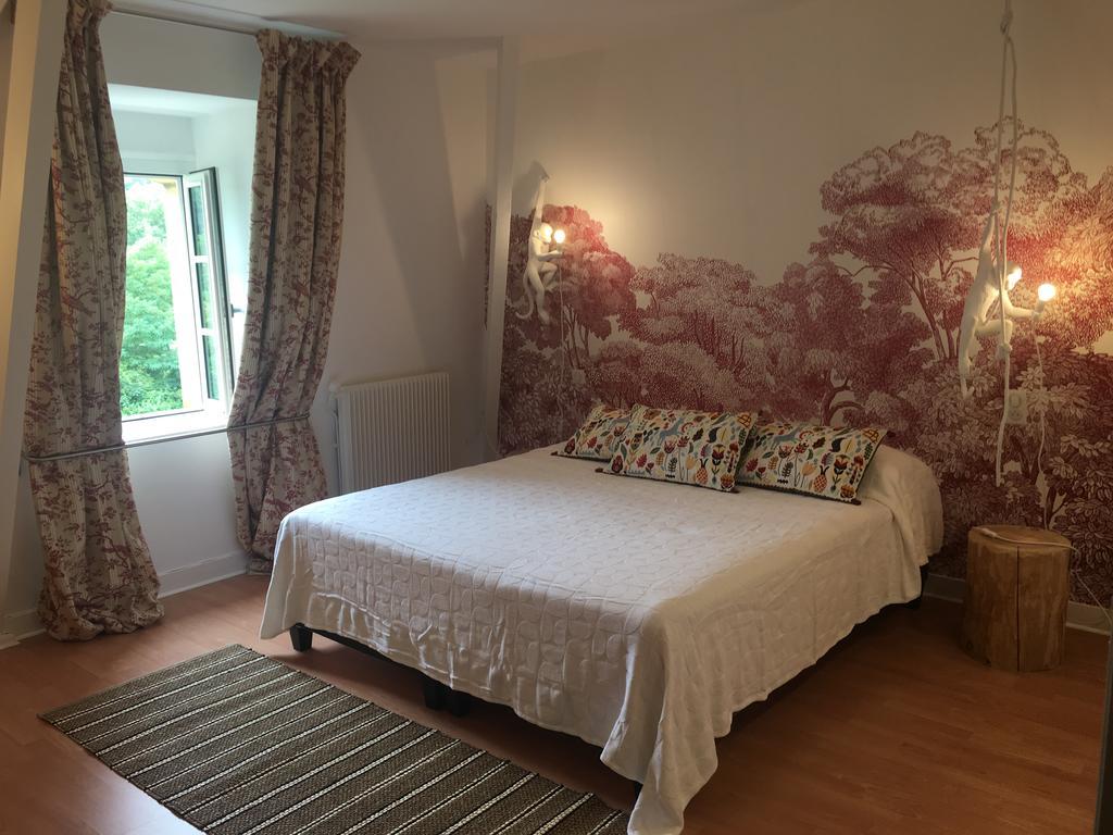 Privatunterkunft La Maison Carree - De Charme - Clim & Piscine Chauffee