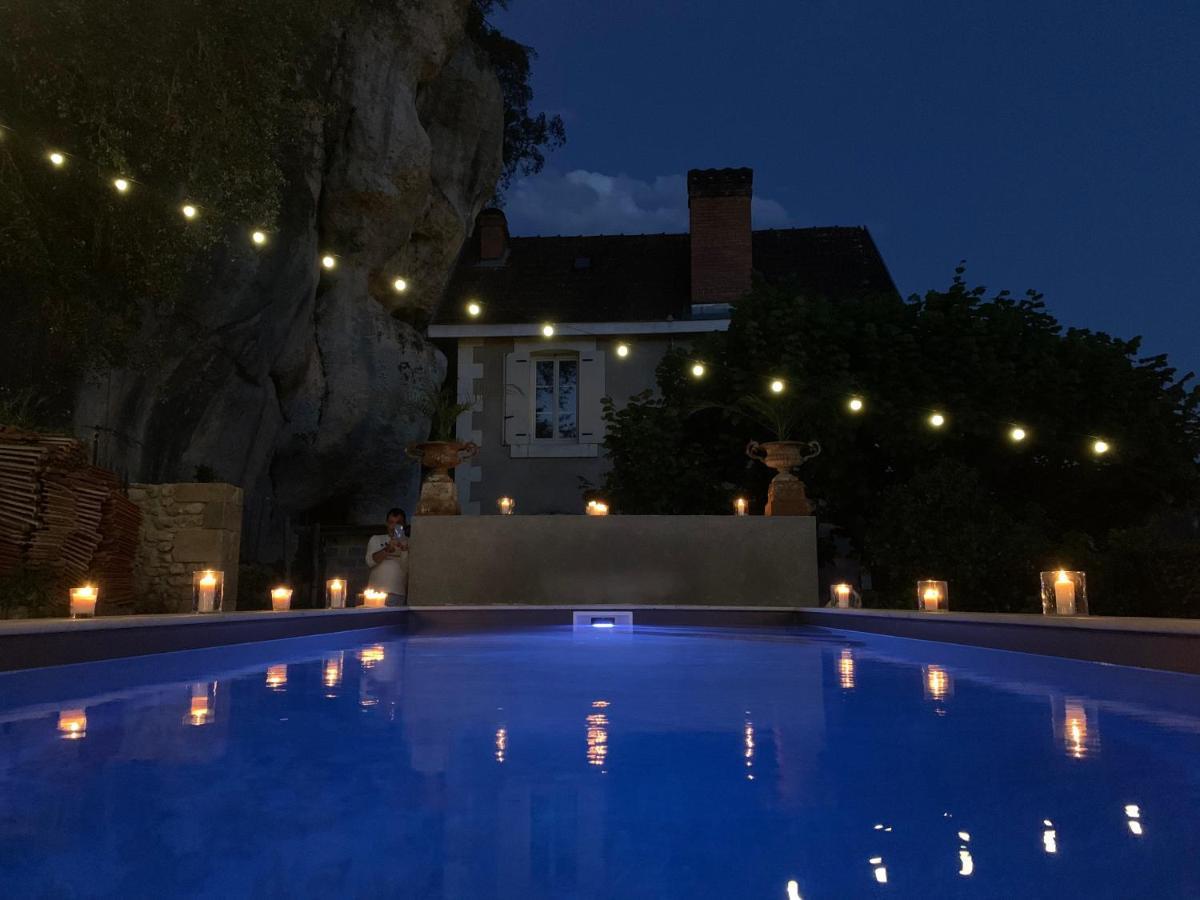 La Maison Carree - De Charme - Clim & Piscine Chauffee Homestay