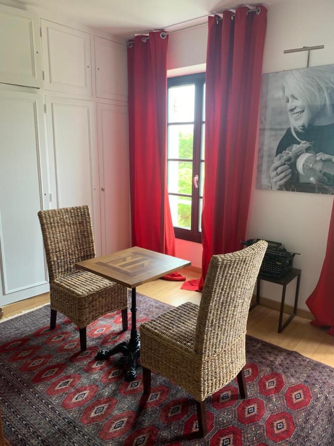 La Maison Carree - De Charme - Clim & Piscine Chauffee Privatunterkunft Les Eyzies