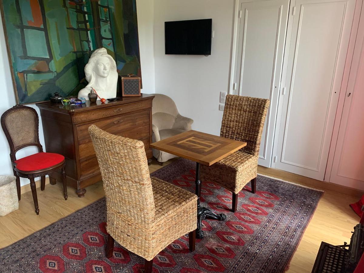 La Maison Carree - De Charme - Clim & Piscine Chauffee Privatunterkunft Les Eyzies