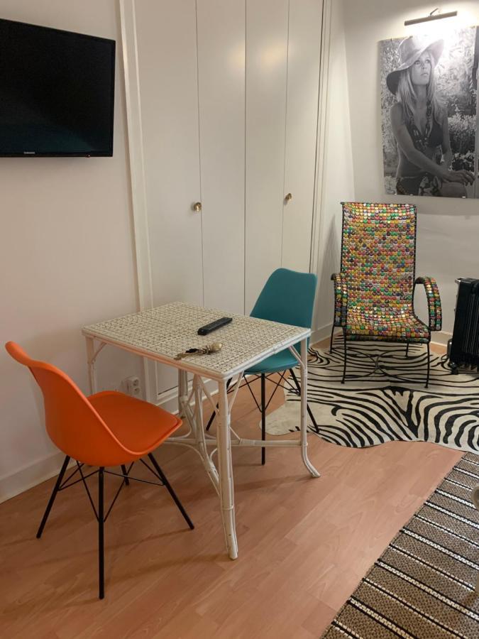 La Maison Carree - De Charme - Clim & Piscine Chauffee Privatunterkunft
